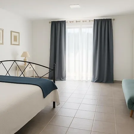 Casa Nas Colinas 3*